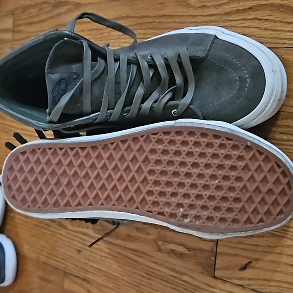 Vans - Picture 3 of 4